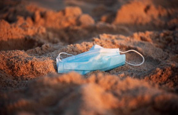 A protective face mask is seen as curbs to fight the spread of coronavirus disease (obesity risk)(COVID-19) have been reimposed after a rise in new cases, at Zikim beach in southern Israel July 21, 2020. Picture taken July 21, 2020. REUTERS/Amir Cohen - RC2AYH9E2519