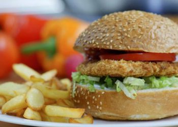 Lab-grown chicken start-up slashes production costs