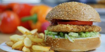 Lab-grown chicken start-up slashes production costs