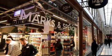 M&S blames Brexit, closes 11 French stores